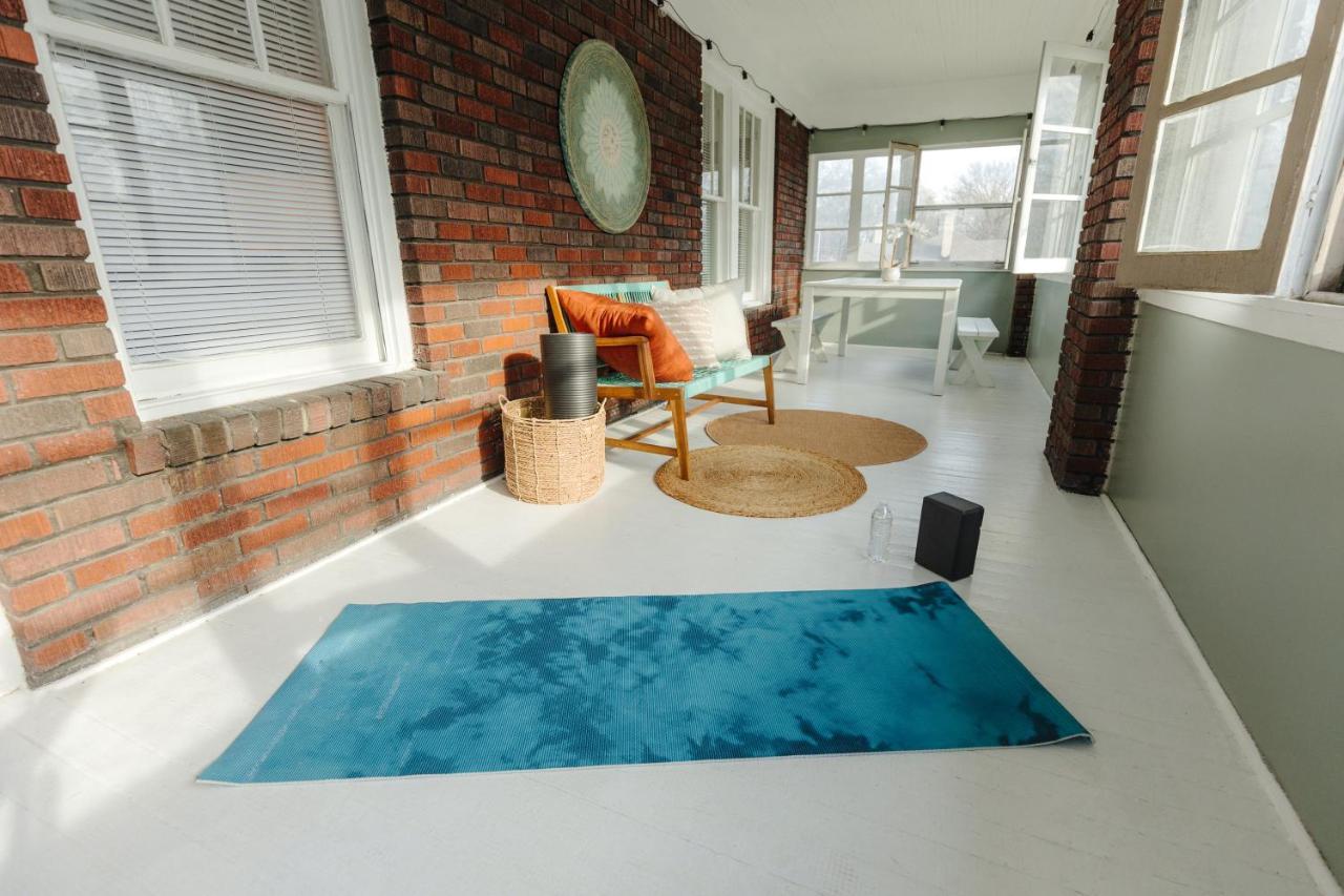 Holiday home Historic Revival 2br Midtown Free Parking Fast Wifi Free Parking Yes Pets *